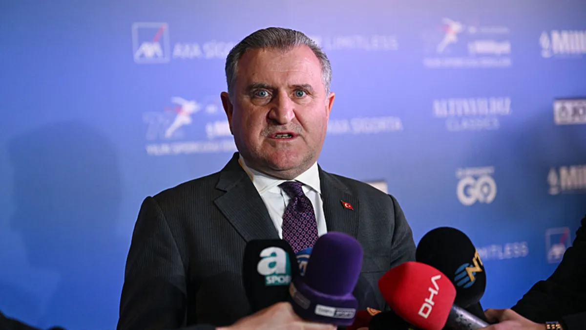 Osman Aşkın Bak: “Türkiye sporda büyük başarılar elde edecek” Osman Aşkın Bak: “Türkiye sporda büyük başarılar elde edecek”