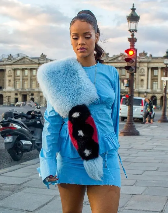 Rihanna Paris’te!