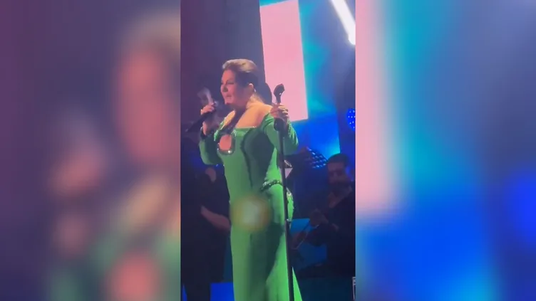 54 yaşındaki Sibel Can gündemden düşmüyor! Son konserinde kiloları dikkat çekti...