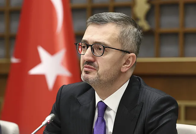 cumhurbaskanligi-iletisim-baskani-duran-7den-70e-dezenformasyon-farkindaligi-ilkesini-benimsiyoruz-1770276393704.jpeg
