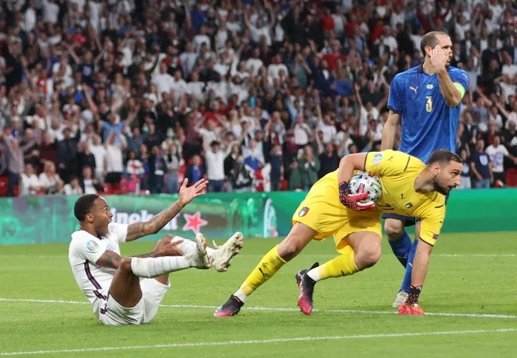 Son dakika: EURO 2020’de final maçı sonrası iğrenç mesajlar ortaya çıktı! ’Medeni’ İngilizler yine sahnede