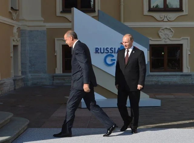 Putin kapıda karşıladı