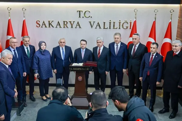 adalet-bakani-gurlek-sakaryanin-yeni-adliye-binasi-2026-sonunda-tamamlanacak-1772801724109.jpg