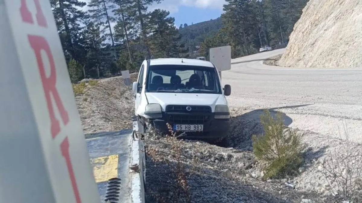 Burdur’daki kazada sürücü yaralandı eşi öldü Burdur’daki kazada sürücü yaralandı eşi öldü