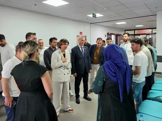 son-dakika-diyarbakirda-dugune-giden-yolculari-tasiyan-minibus-kontrolden-cikti-7-olu-1786812811836.jpg
