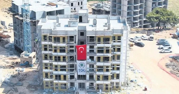 Adana’da deprem konutları yükseliyor