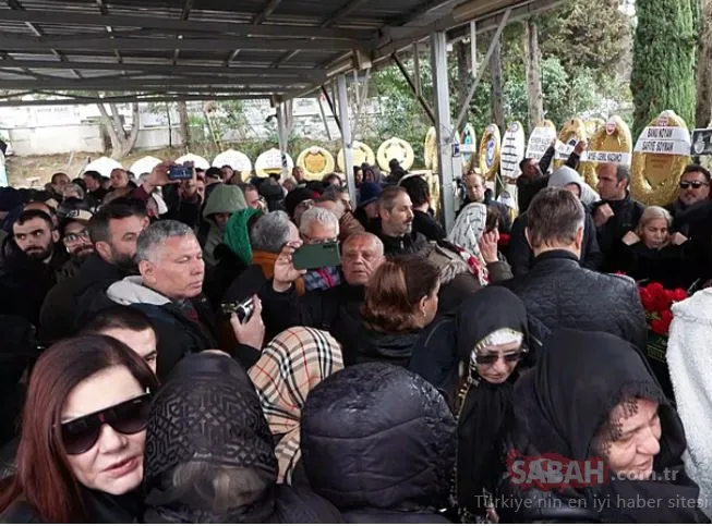 Kansere yenilen Tanyeli’nin oğlu Taylan’dan duygulandıran yeni paylaşım: Canım annemin son yolculuğu…